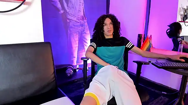 عرض كام anddy_hugecock