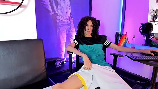 anddy_hugecock 网络视讯表演