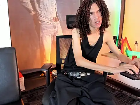 anddy_hugecock 网络视讯表演