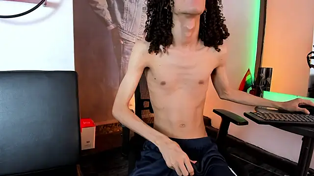 عرض كام anddy_hugecock