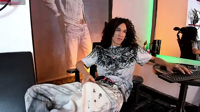 anddy_hugecock Webcam-Show
