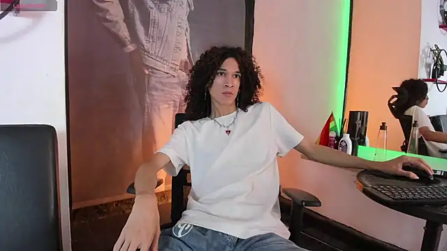 Show Webcam de anddy_hugecock