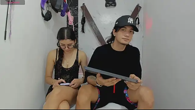 sweetauracouple's Live XXX Chat