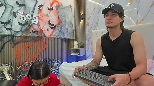 sweetauracouple's Live XXX Chat