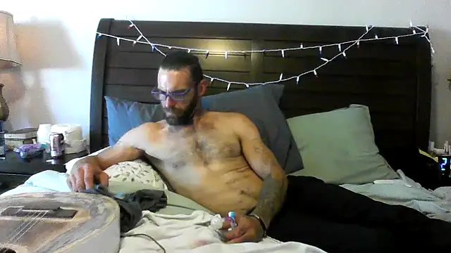 yourpersonalpeer1's Webcam Show