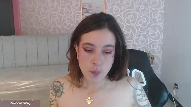 XXX chat uživo modela DamiaOshun_ch