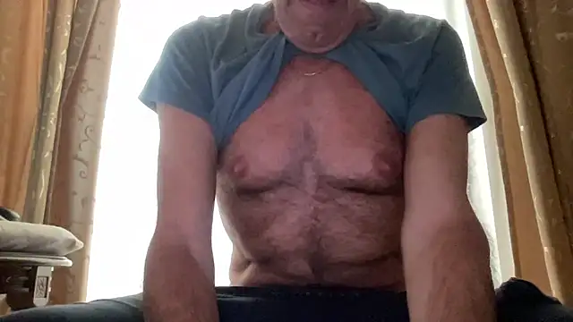 henrybull007's Webcam Show