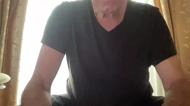 henrybull007's Webcam Show