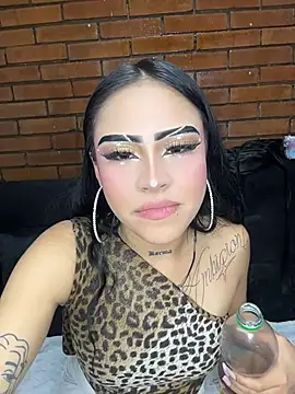 The_Bratzz_: онлайн-секс-чат