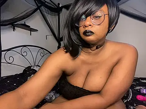 Thick_Succubusx Show in webcam