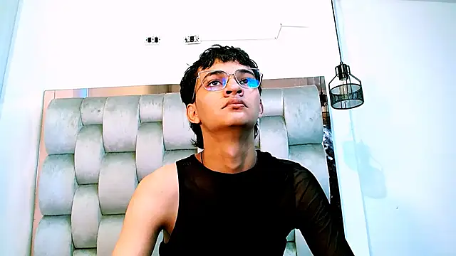عرض كام SahirCharm
