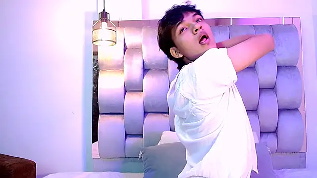 Show modela SahirCharm na web-kameri