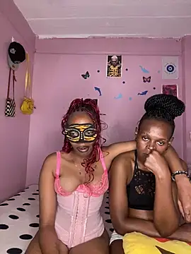 Chat +18 de Spooky_icy ao vivo