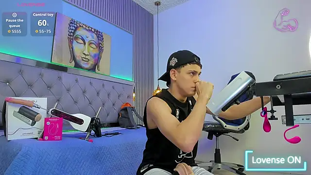 Show modela Ethanx18_ na web-kameri