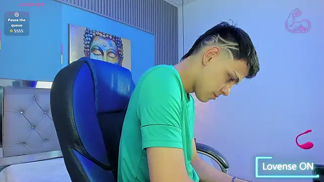 Ethanx18_n Webbikameraesitys