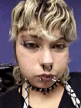 Cute_Chrixxx: διαδικτυακό σόου στην κάμερα