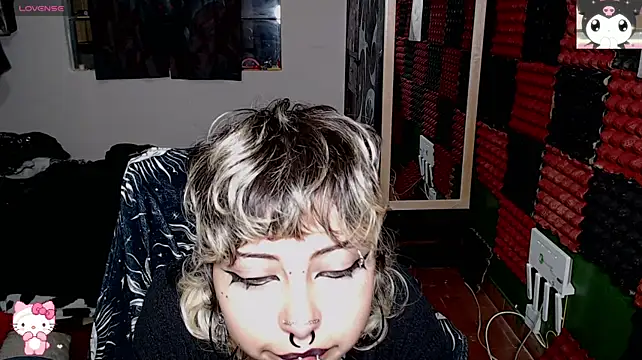 Cute_Chrixxx webkamerás műsora