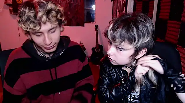 Cute_Chrixxx: διαδικτυακό σόου στην κάμερα