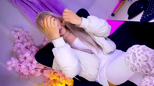 MargaretQualley – webcam-show