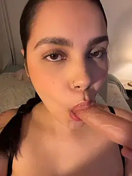 MarenaLovely Show in webcam