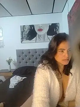 ANIEROUSE Cameră chat live