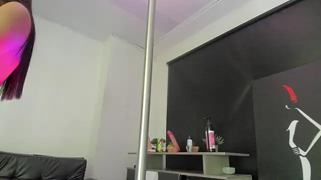 KiaraaBlack's Live Chat Room