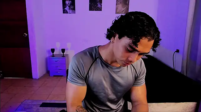 Show modela mateo_jack na web-kameri