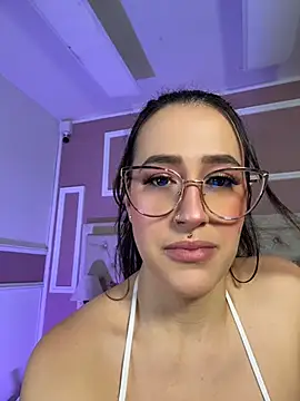 RenataVelasquez Adlı Modelin Canlı XXX Sohbeti