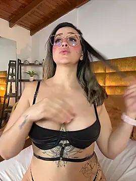 Živý XXX chat RenataVelasquez