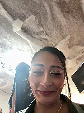 عرض كام IsabellaMariet