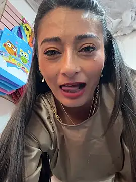Chat +18 de IsabellaMariet ao vivo