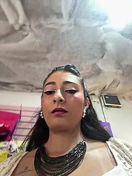 Chat +18 de IsabellaMariet ao vivo