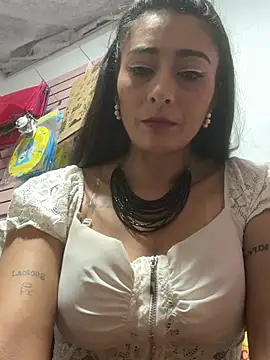 عرض كام IsabellaMariet
