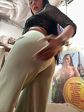 عرض كام IsabellaMariet