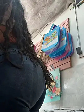 عرض كام IsabellaMariet
