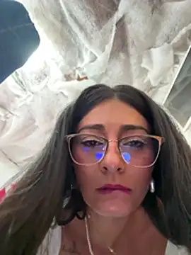 Chat +18 de IsabellaMariet ao vivo