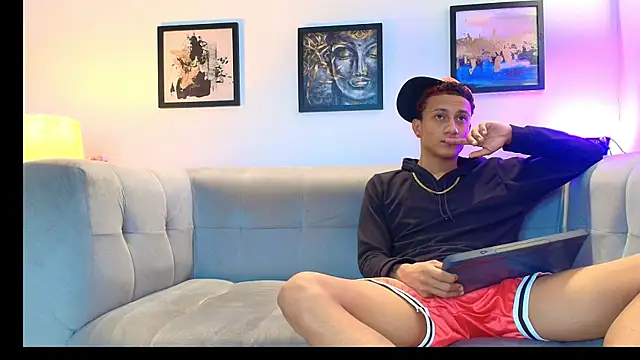 Show modela KING_BOYS2026 na web-kameri