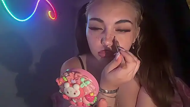 Maddieblairxo 在線直播表演