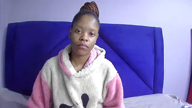 Chatroom XXX en direct de TheSexyBibi