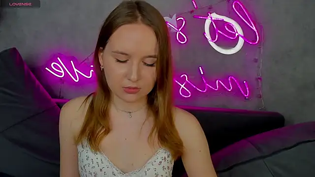 Živý XXX chat Emmaa_Kimm