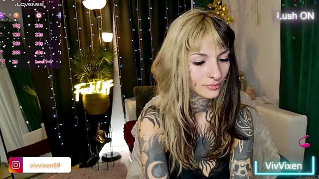 Chatroom XXX en direct de VivVixen