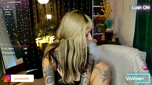 VivVixen Pertunjukan Webcam
