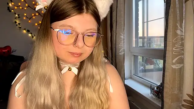 YukiBlush webcam show