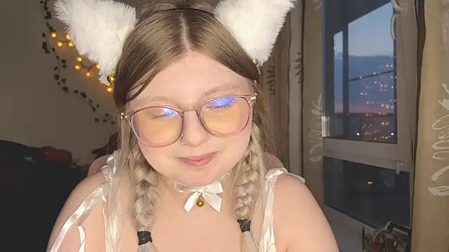 Chatroom XXX en direct de YukiBlush