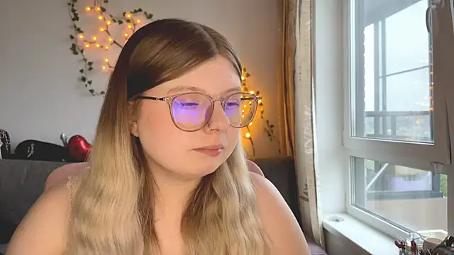 YukiBlush Adlı Modelin Canlı XXX Sohbeti
