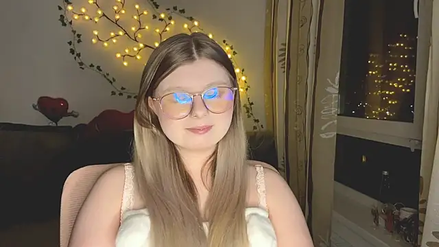 YukiBlush Adlı Modelin Canlı XXX Sohbeti