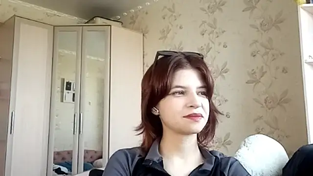 LowkeyIndigo Webcam-Show