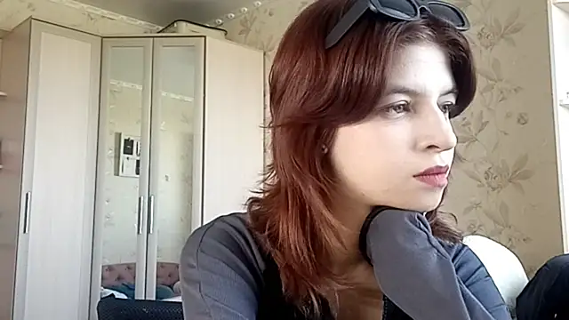 Chat +18 de LowkeyIndigo ao vivo