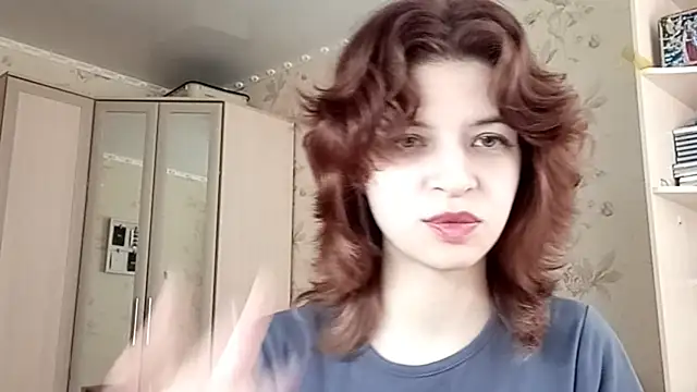 LowkeyIndigo Chat XXX in diretta