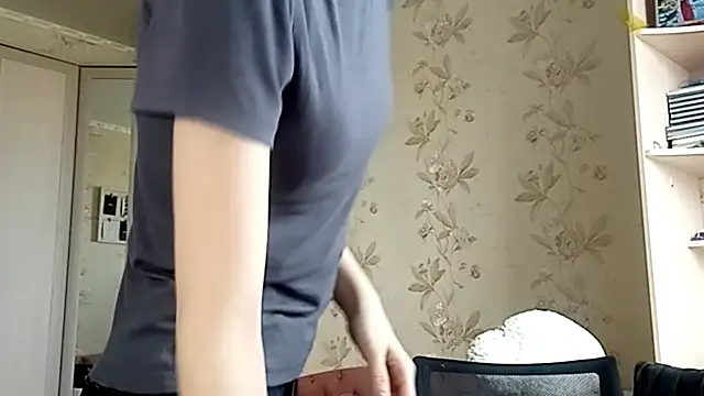 LowkeyIndigo Webcam-Show